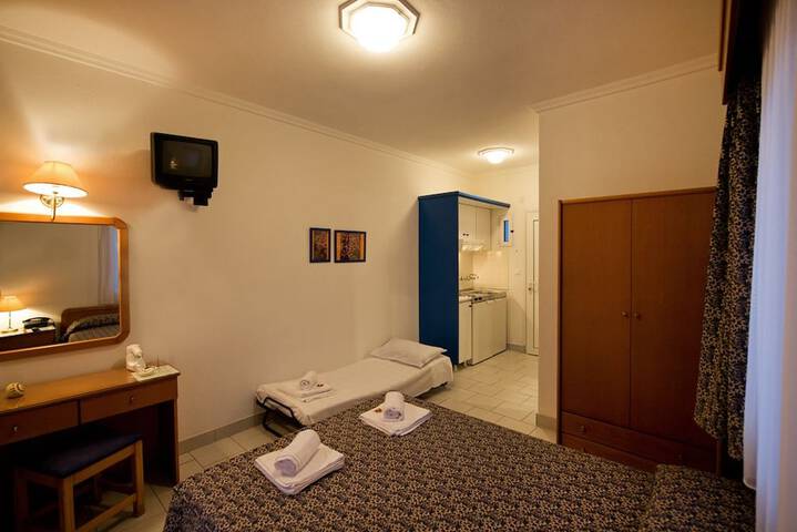 Room 15 of 37