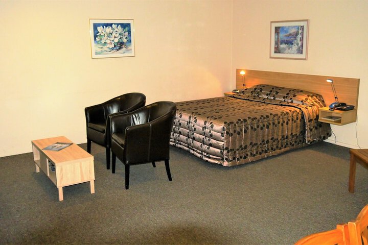 Room 5 of 38