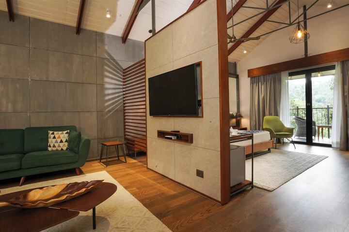 Room 3 of 66