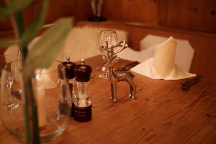 Dining 33 of 58