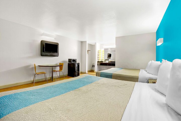 Room 14 of 24