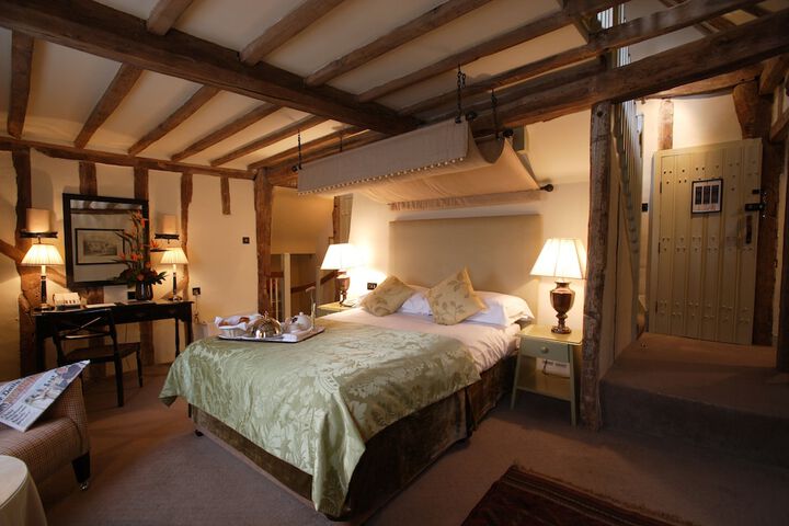 Room 8 of 94