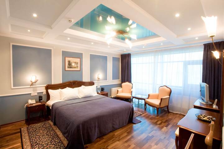 Room 15 of 48