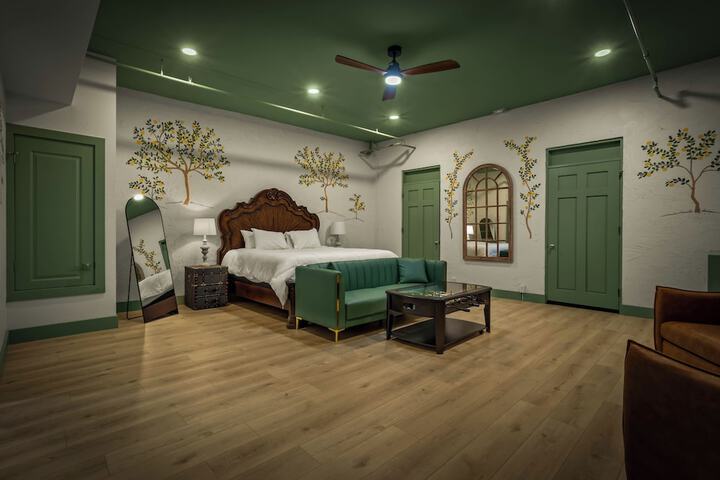Room 16 of 111