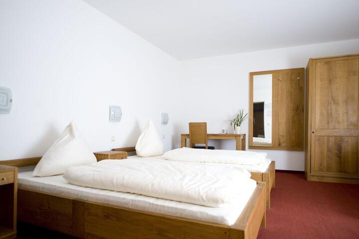 Room 5 of 50