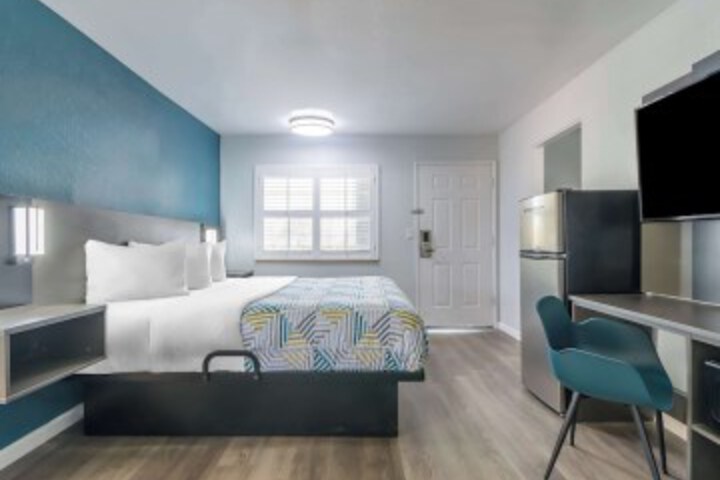 Room 16 of 26