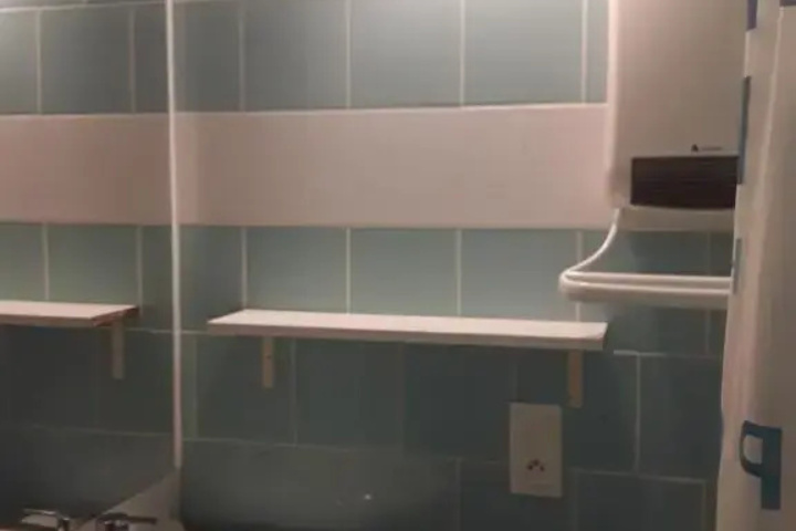 Room 2 of 3
