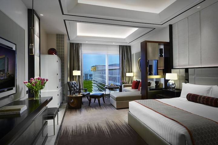 Room 4 of 95