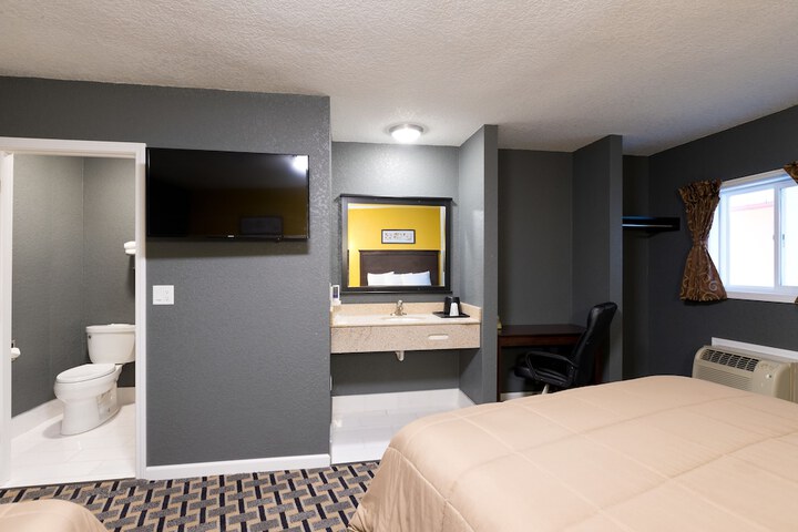 Room 12 of 30