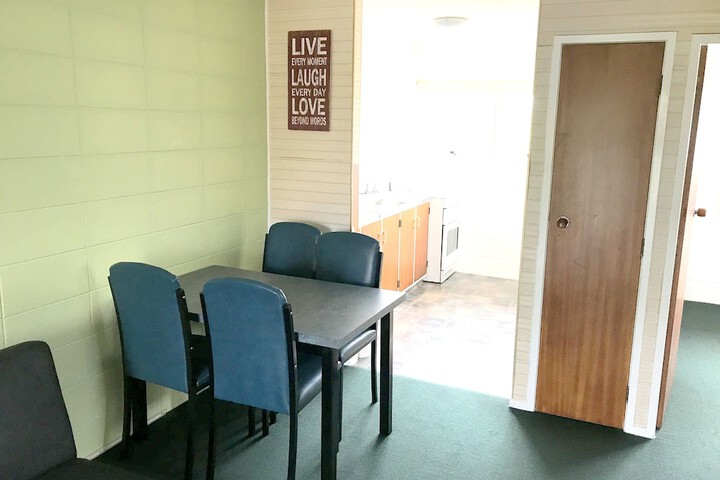 Room 32 of 69