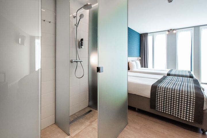 Room 44 of 58