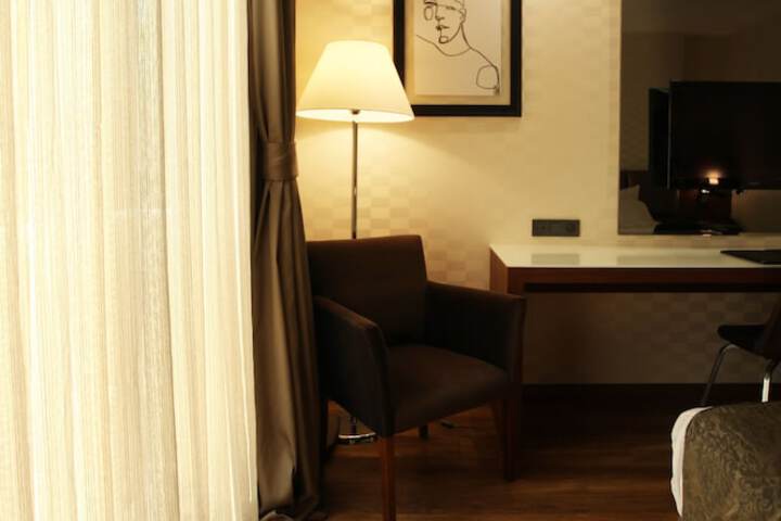 Room 9 of 52
