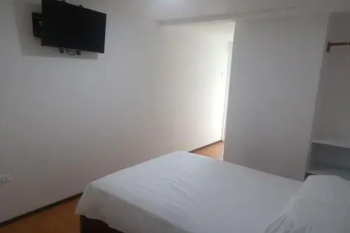 Room 5 of 11