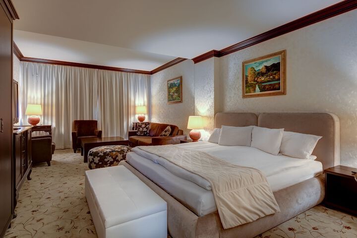 Room 43 of 85