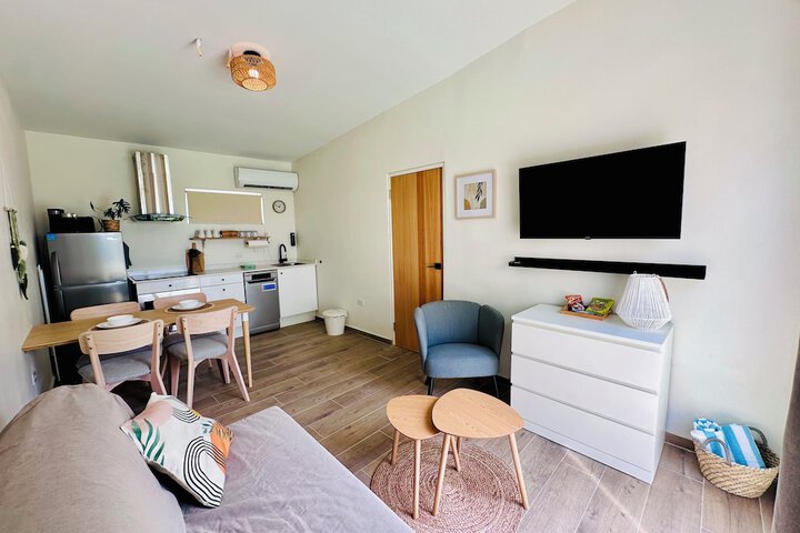 Room 12 of 147