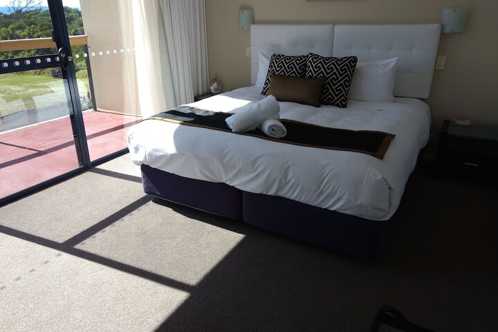 Room 12 of 96