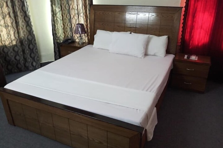 Room 15 of 39
