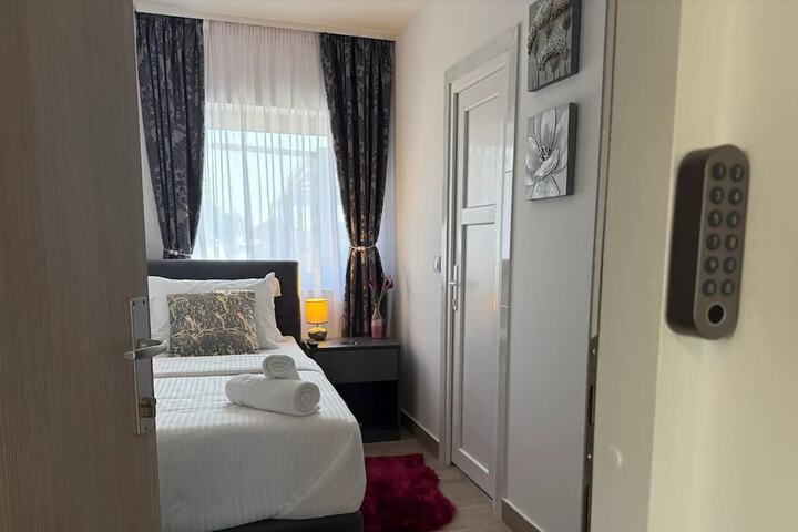 Room 6 of 41