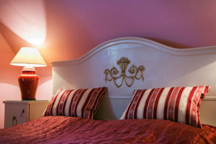 Room 17 of 37