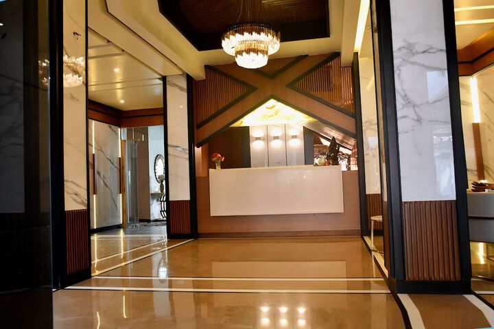 Hotel Interior 6 of 32