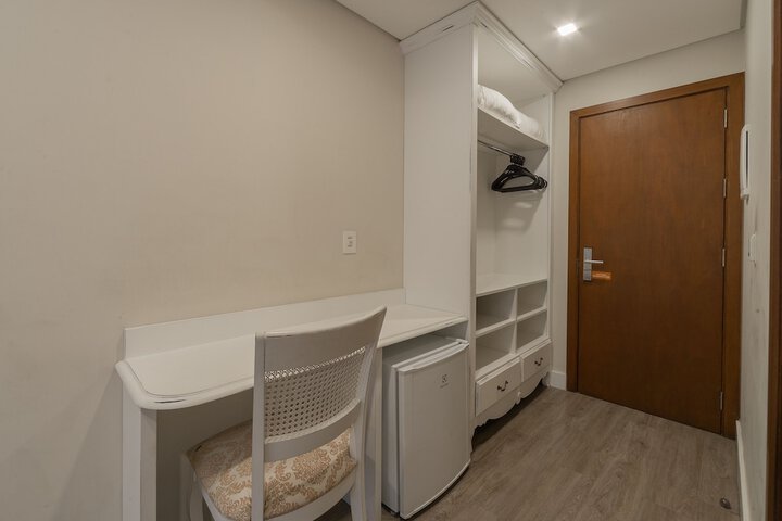 Room 48 of 123