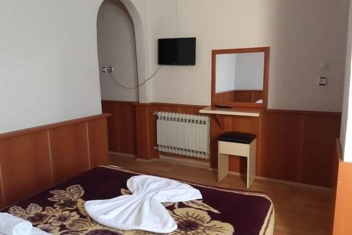 Room 3 of 15