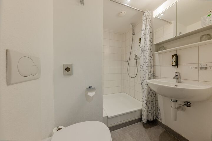 Room 43 of 67