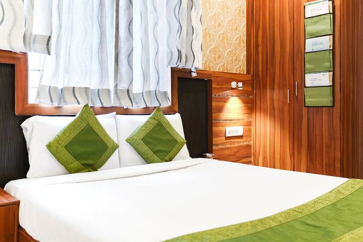 Room 14 of 21