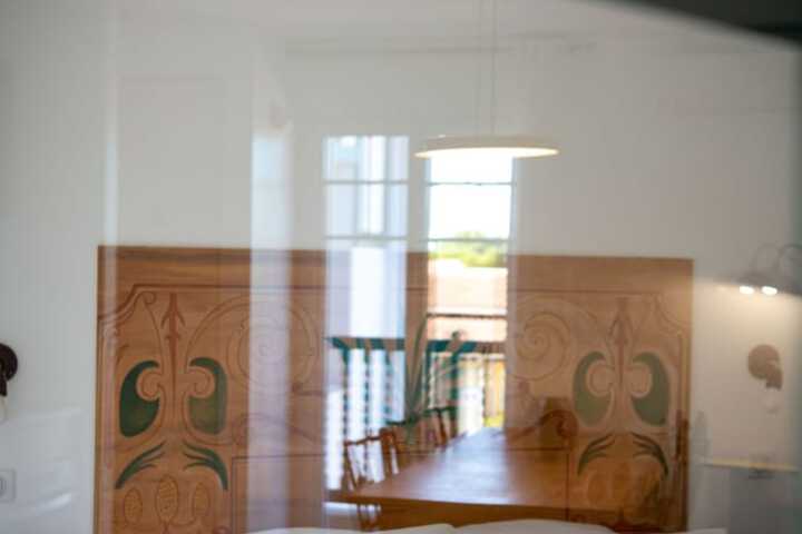Room 10 of 98
