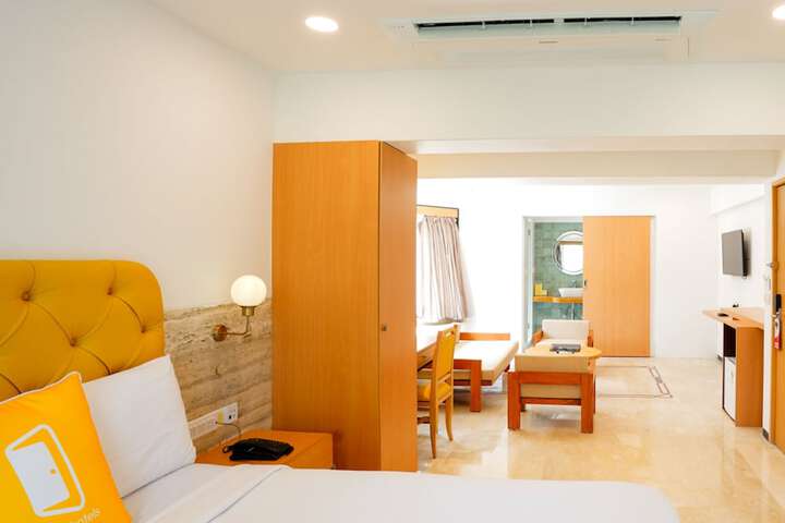 Room 9 of 42