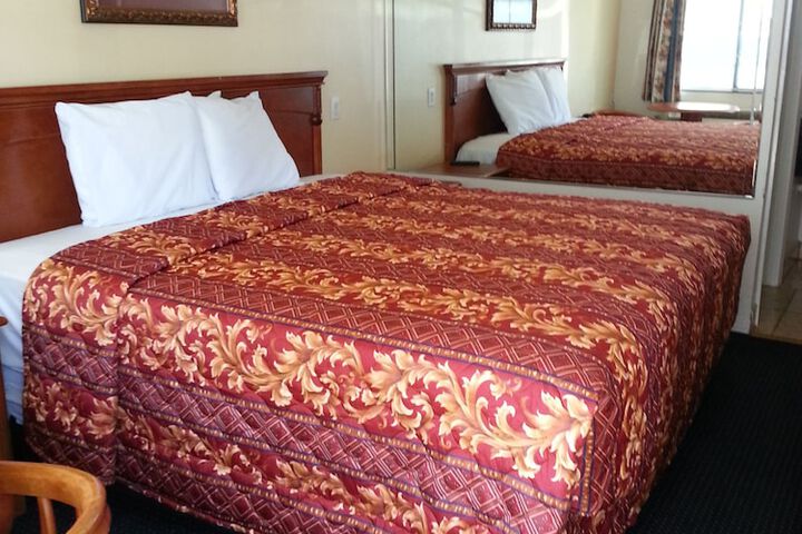 Standard | King Bed (3 of 6)