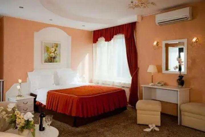 Room 9 of 9