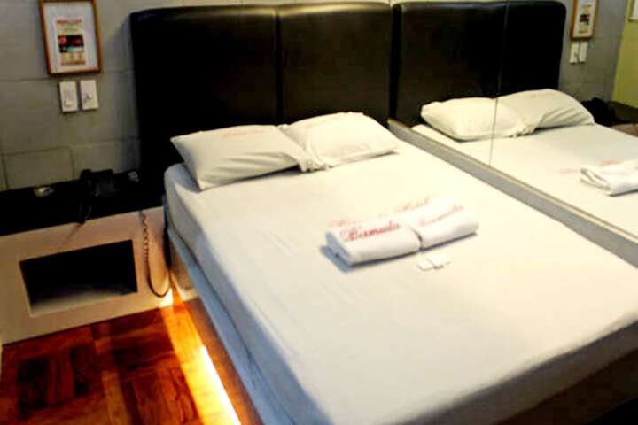 Room 4 of 21