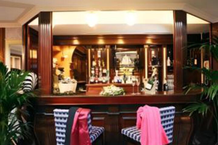 Bar/lounge
