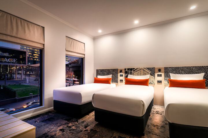Room 4 of 65