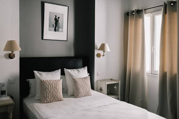 Room 4 of 49