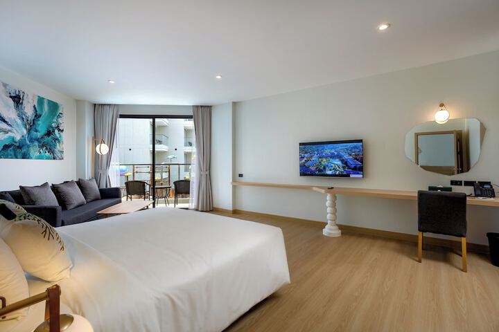 Room 8 of 95