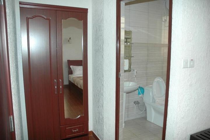 Room 26 of 49