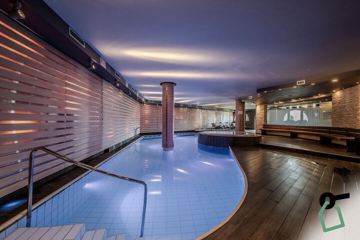 Pool 21 of 65