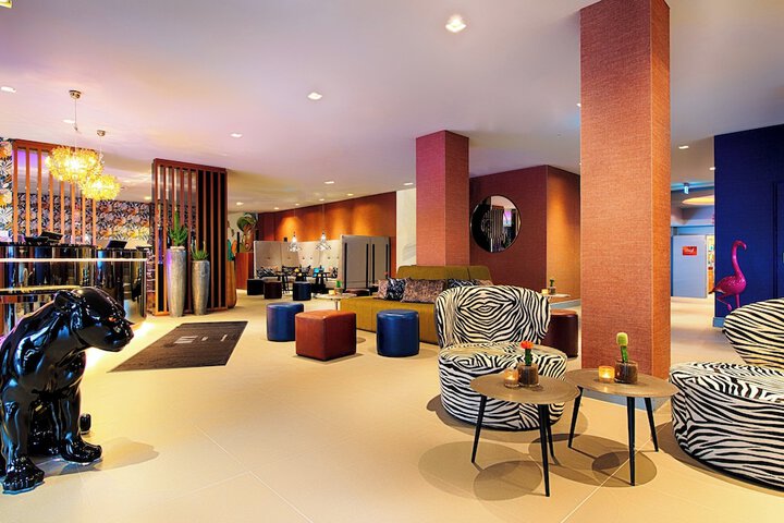 Guest Lobby