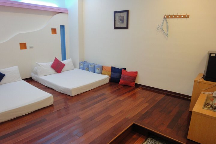 Room 5 of 24