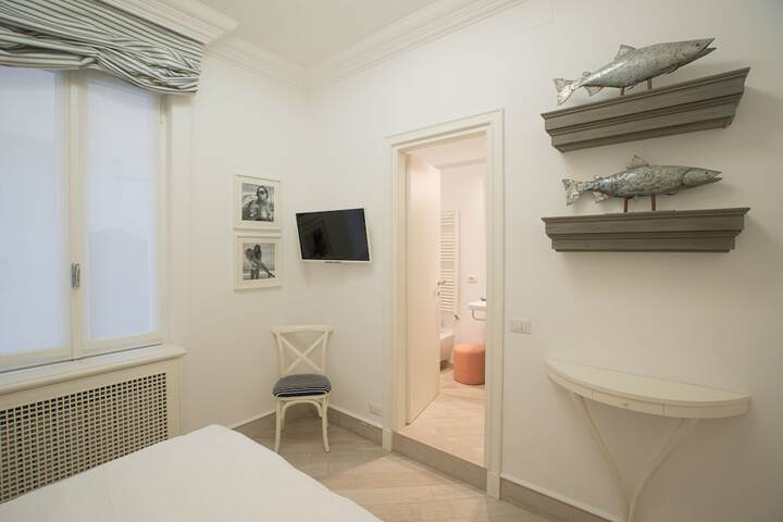 Room 43 of 89