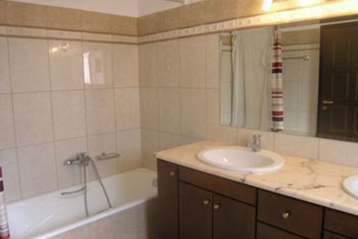 Room 4 of 43