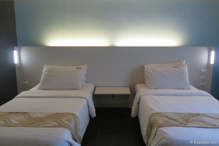 Room 11 of 50