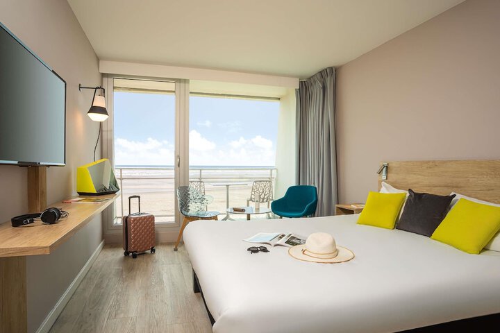 Room 4 of 95