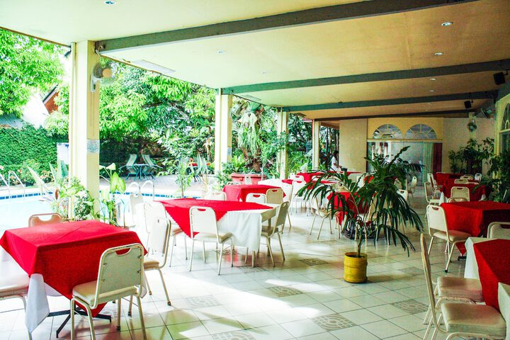 Dining 5 of 5