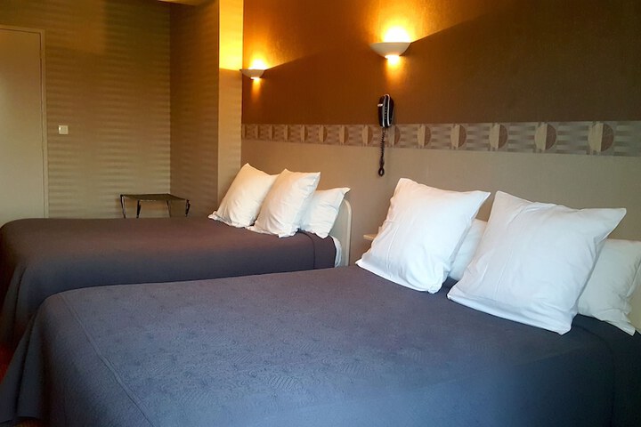 Room 6 of 14
