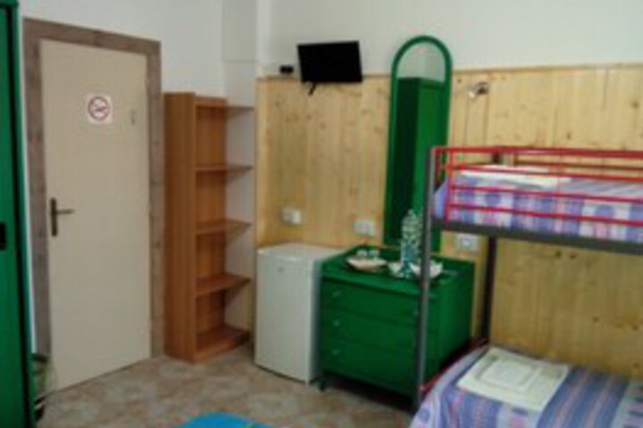 Room 29 of 48