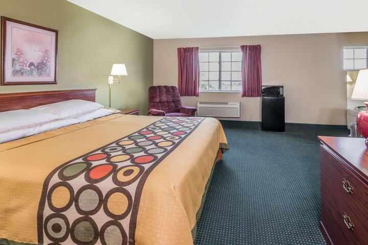 Standard Room, King or Two Doubles (7 of 8)