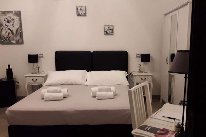 Room 4 of 11